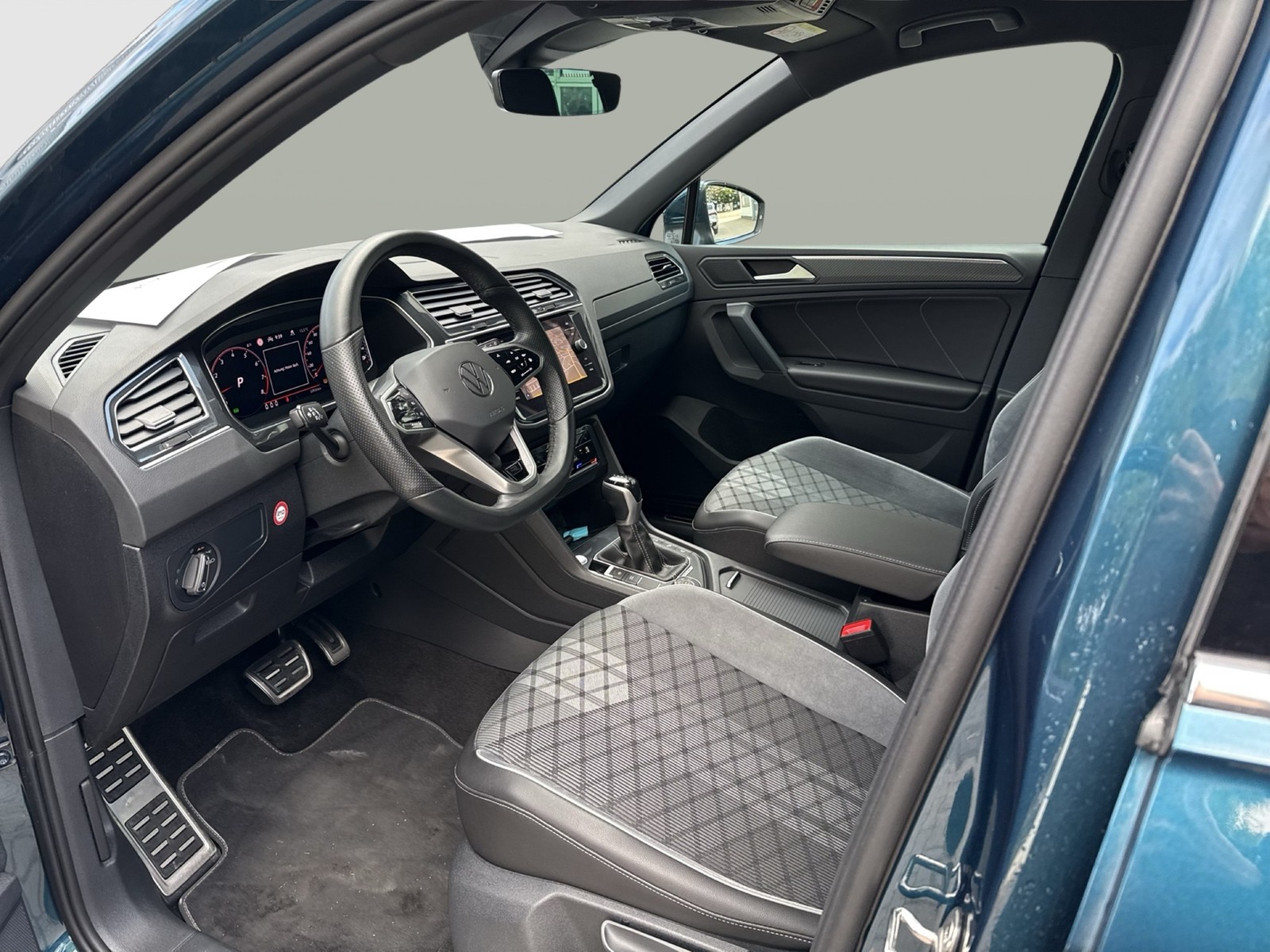 Volkswagen Tiguan 2.0 R-LINE 4X4 AHK 360°CAM ACC LM19 NAVI