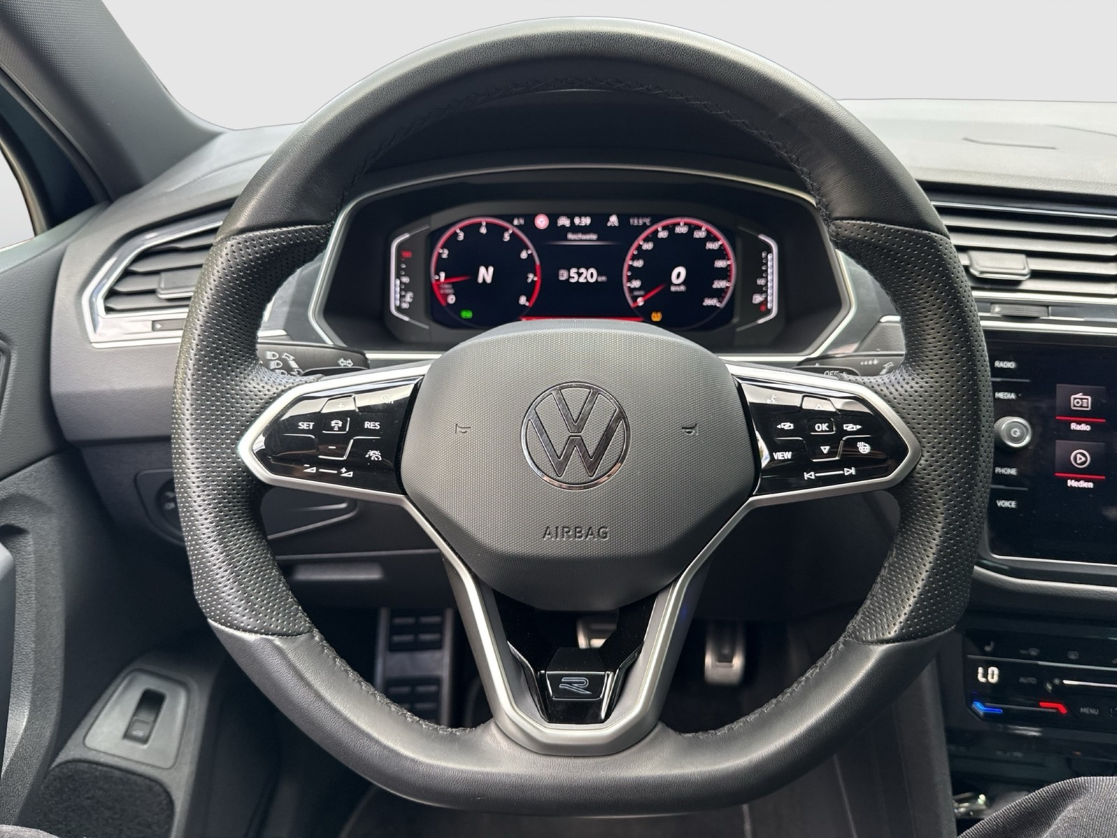 Volkswagen Tiguan 2.0 R-LINE 4X4 AHK 360°CAM ACC LM19 NAVI