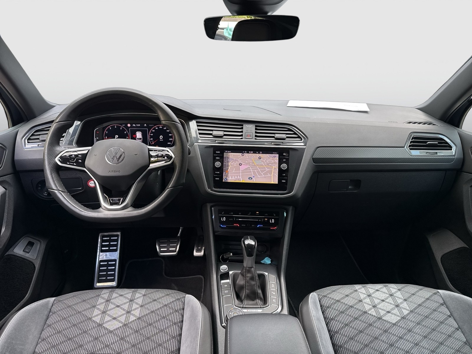 Volkswagen Tiguan 2.0 R-LINE 4X4 AHK 360°CAM ACC LM19 NAVI