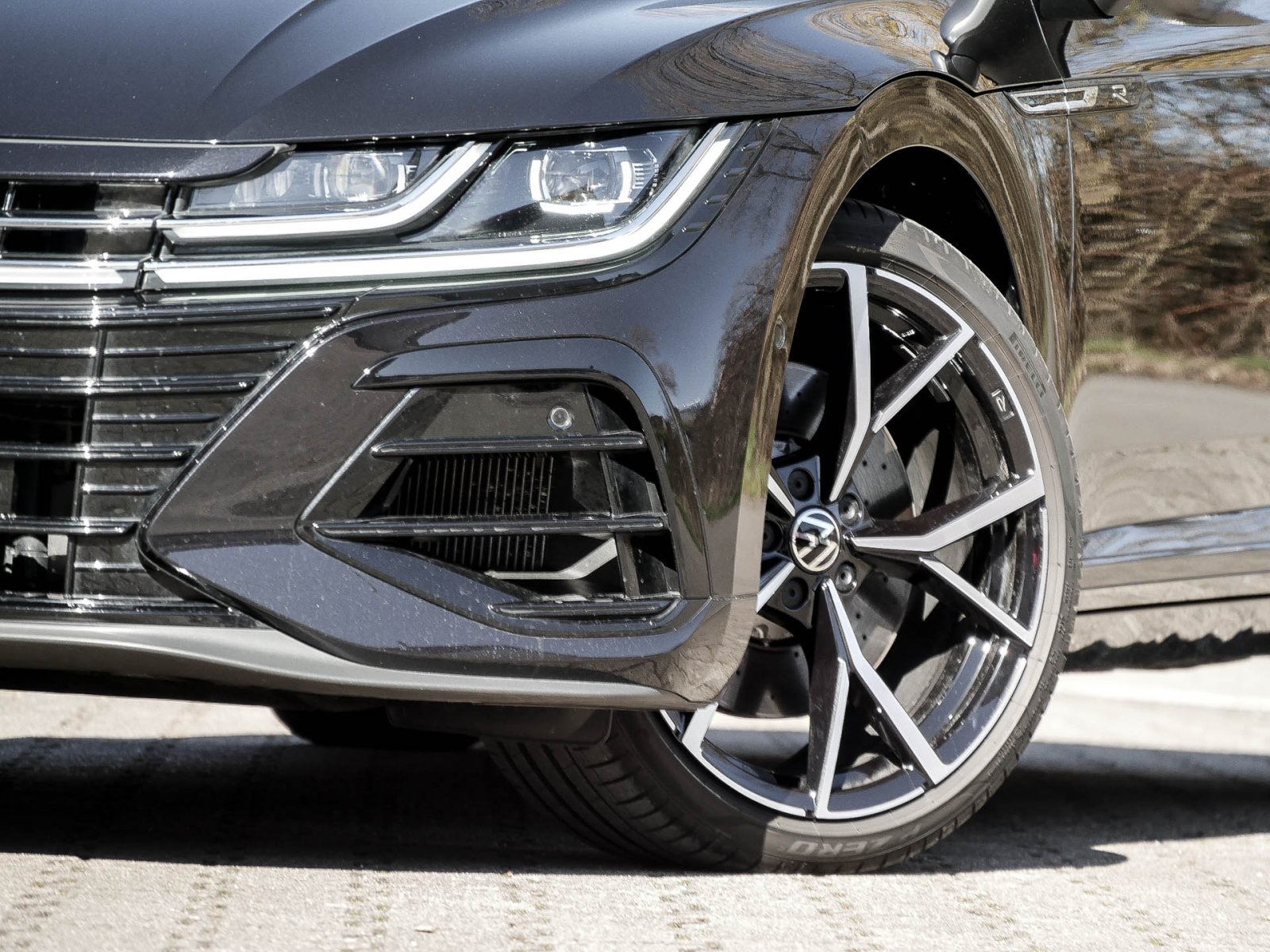 Volkswagen Arteon Shooting Brake 2.0 R 4X4 AHK CAM ACC LM20