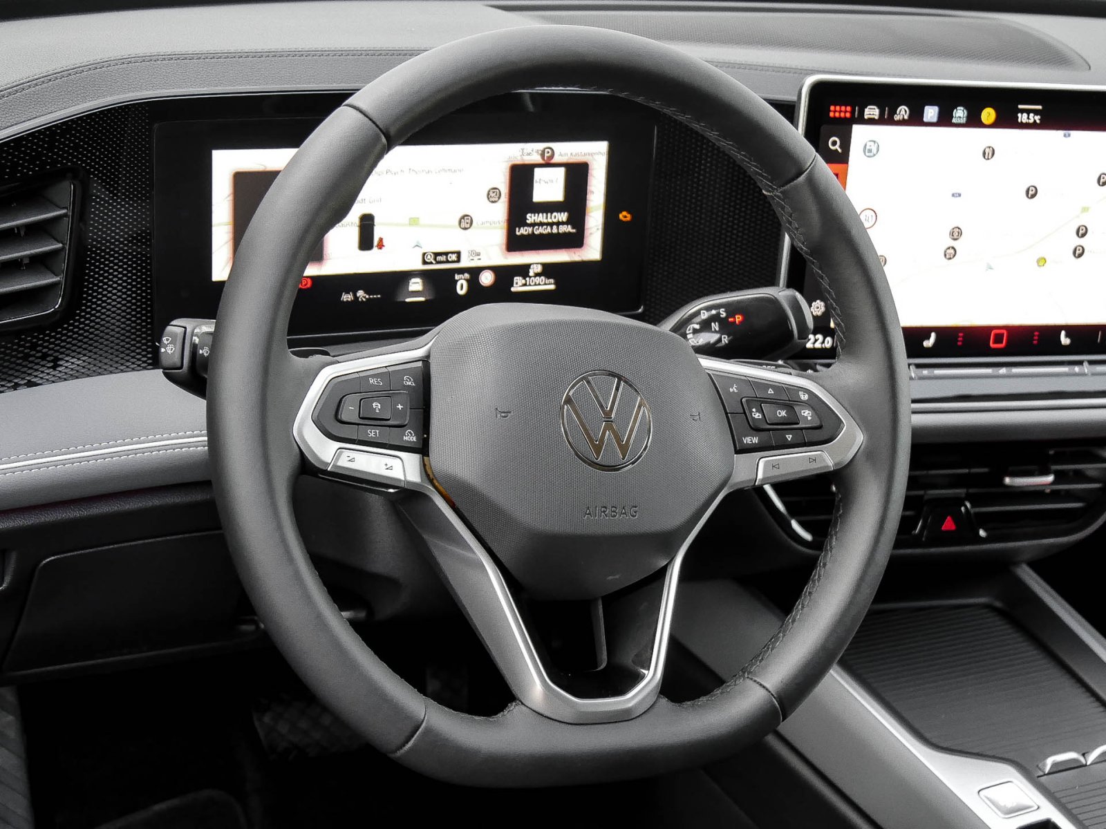 Volkswagen Passat Variant 1.5 HYBRID BUSINESS AHK CAM LM18
