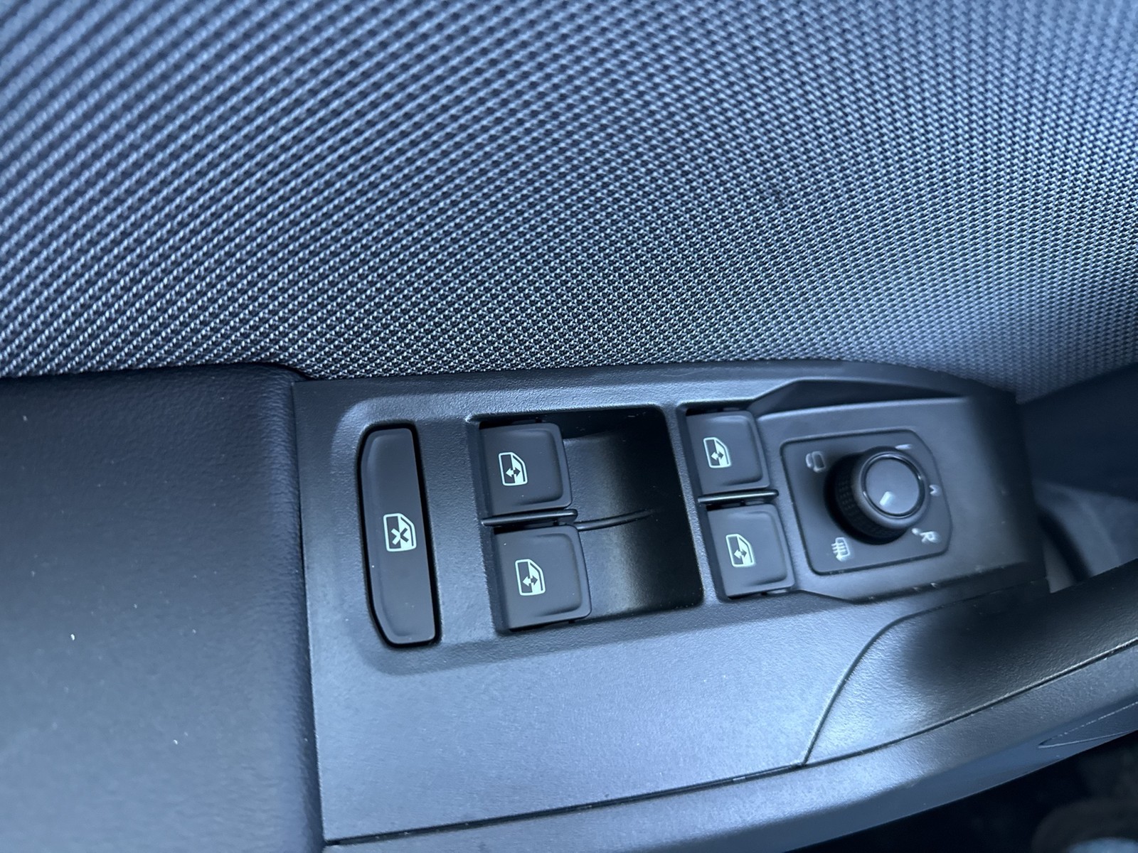 Seat Leon Sportstourer 1.5 eTSI STYLE CARPLAY SITZHZG