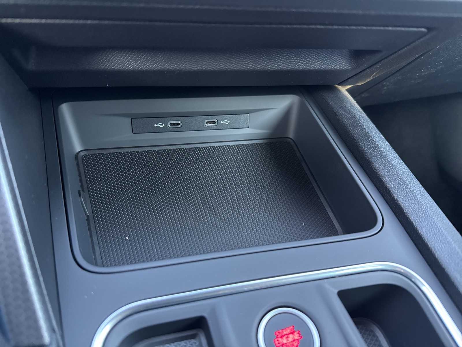 Seat Leon Sportstourer 1.5 eTSI STYLE CARPLAY SITZHZG