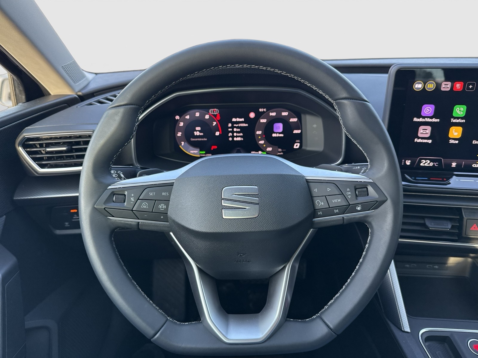 Seat Leon Sportstourer 1.5 eTSI STYLE CARPLAY SITZHZG