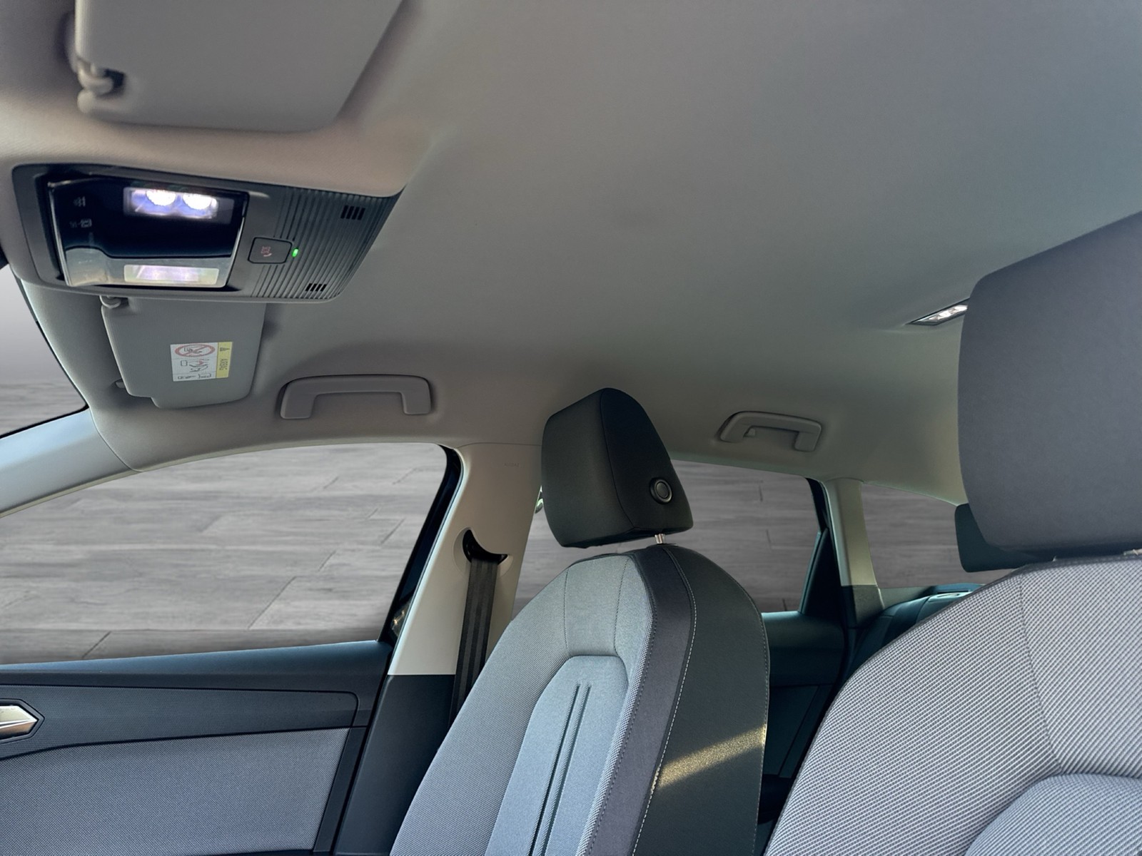 Seat Leon Sportstourer 1.5 eTSI STYLE CARPLAY SITZHZG
