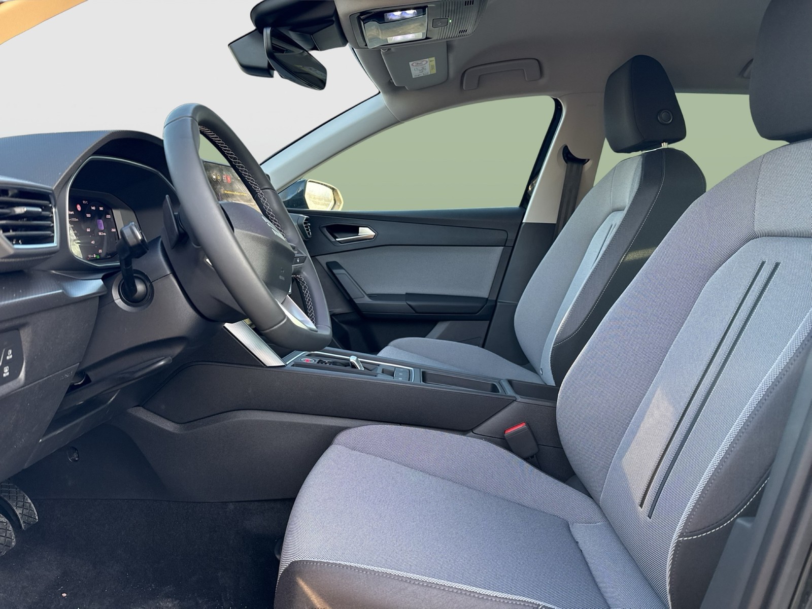 Seat Leon Sportstourer 1.5 eTSI STYLE CARPLAY SITZHZG