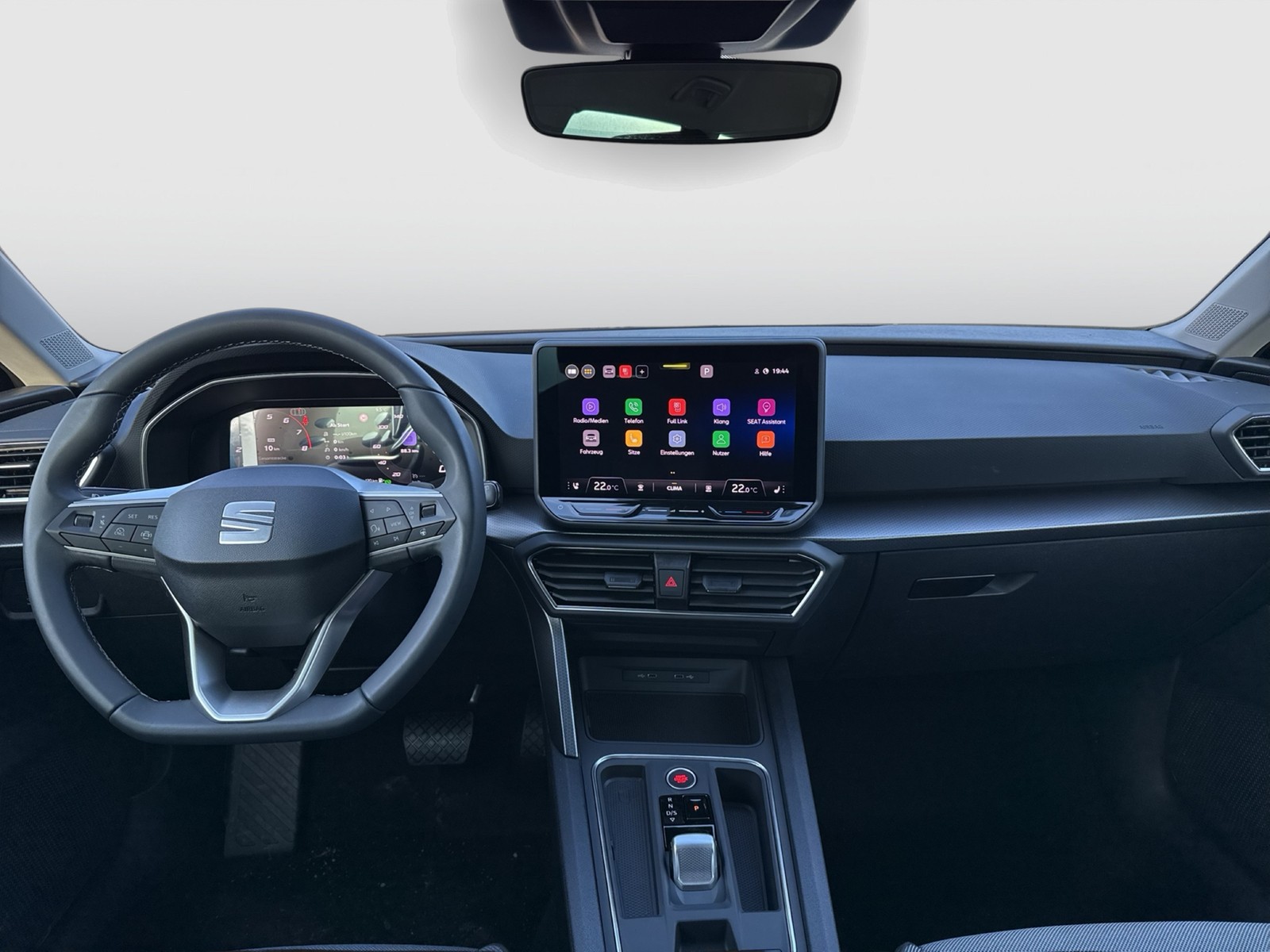 Seat Leon Sportstourer 1.5 eTSI STYLE CARPLAY SITZHZG