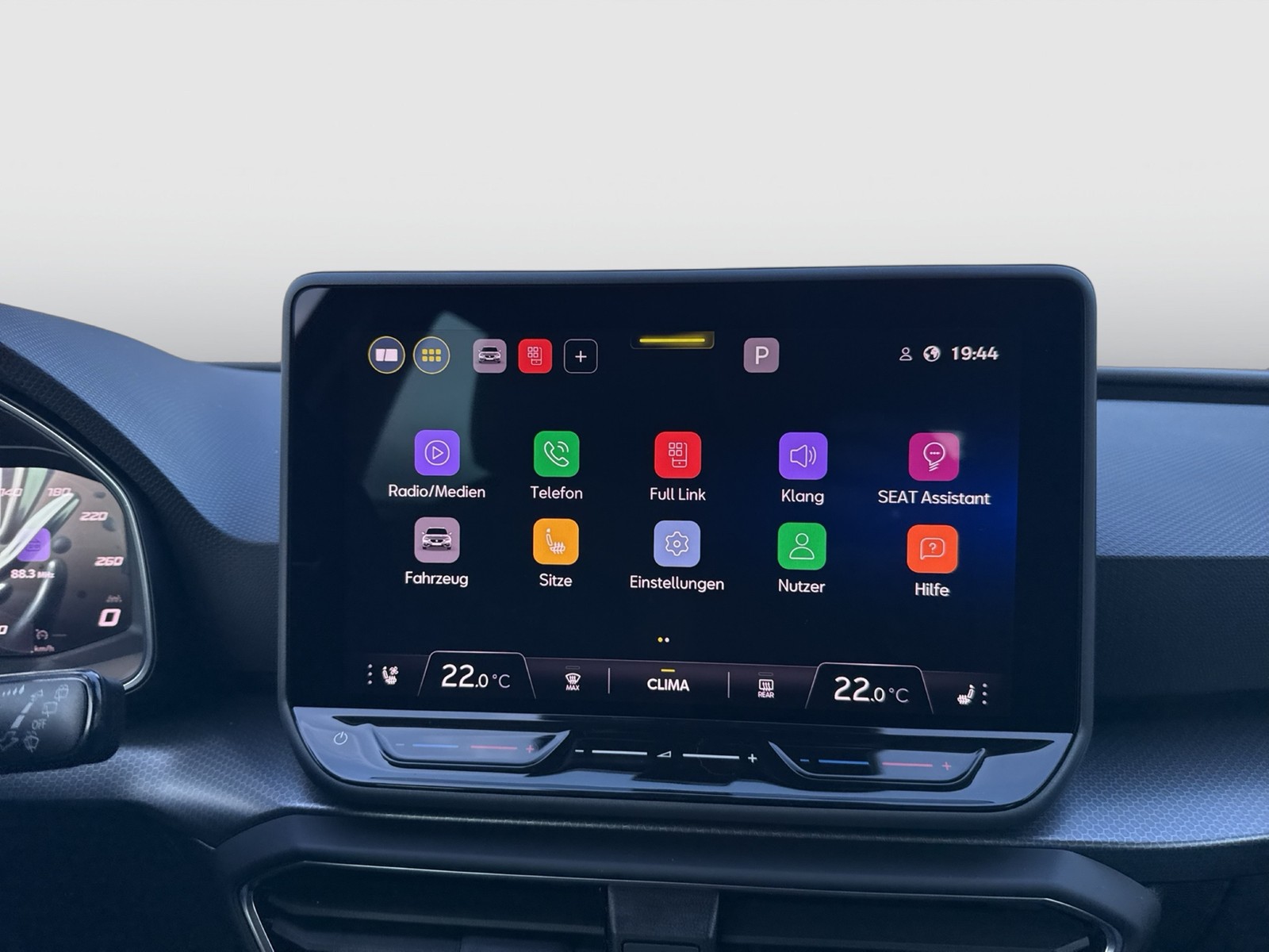 Seat Leon Sportstourer 1.5 eTSI STYLE CARPLAY SITZHZG
