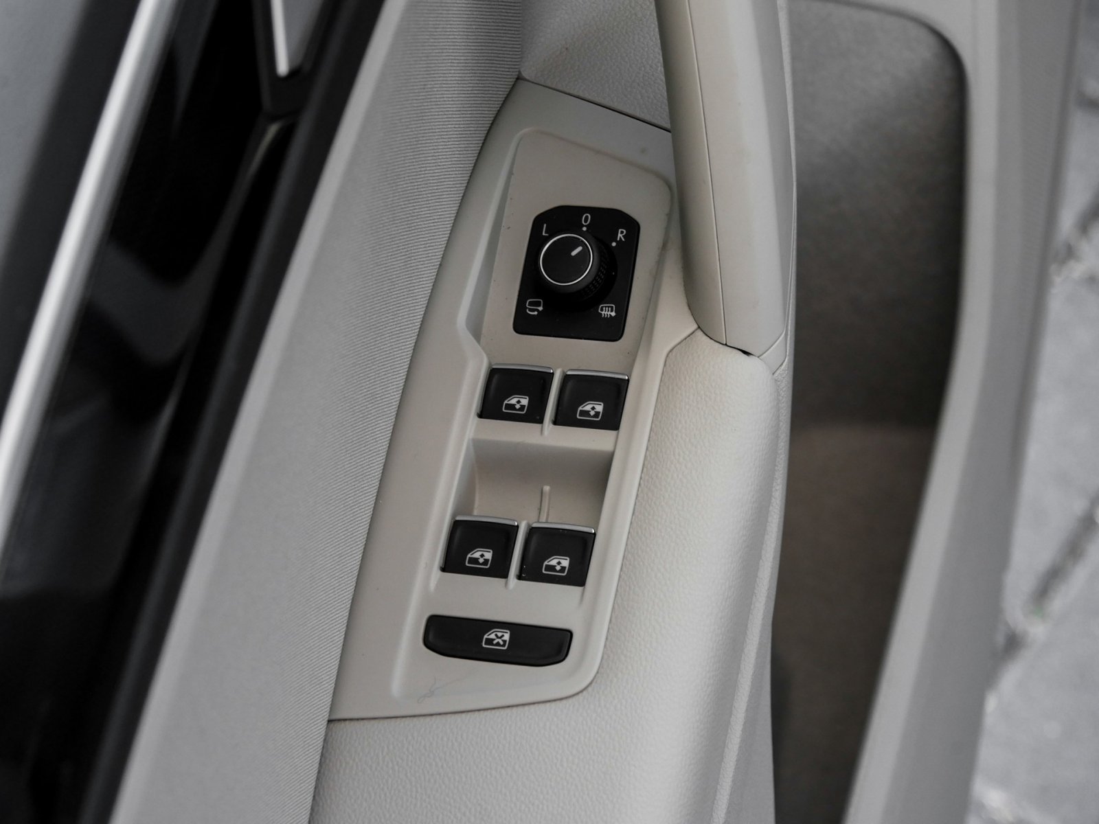 Volkswagen Tiguan 2.0 ELEGANCE AHK 360°CAM ACC LM18 NAVI