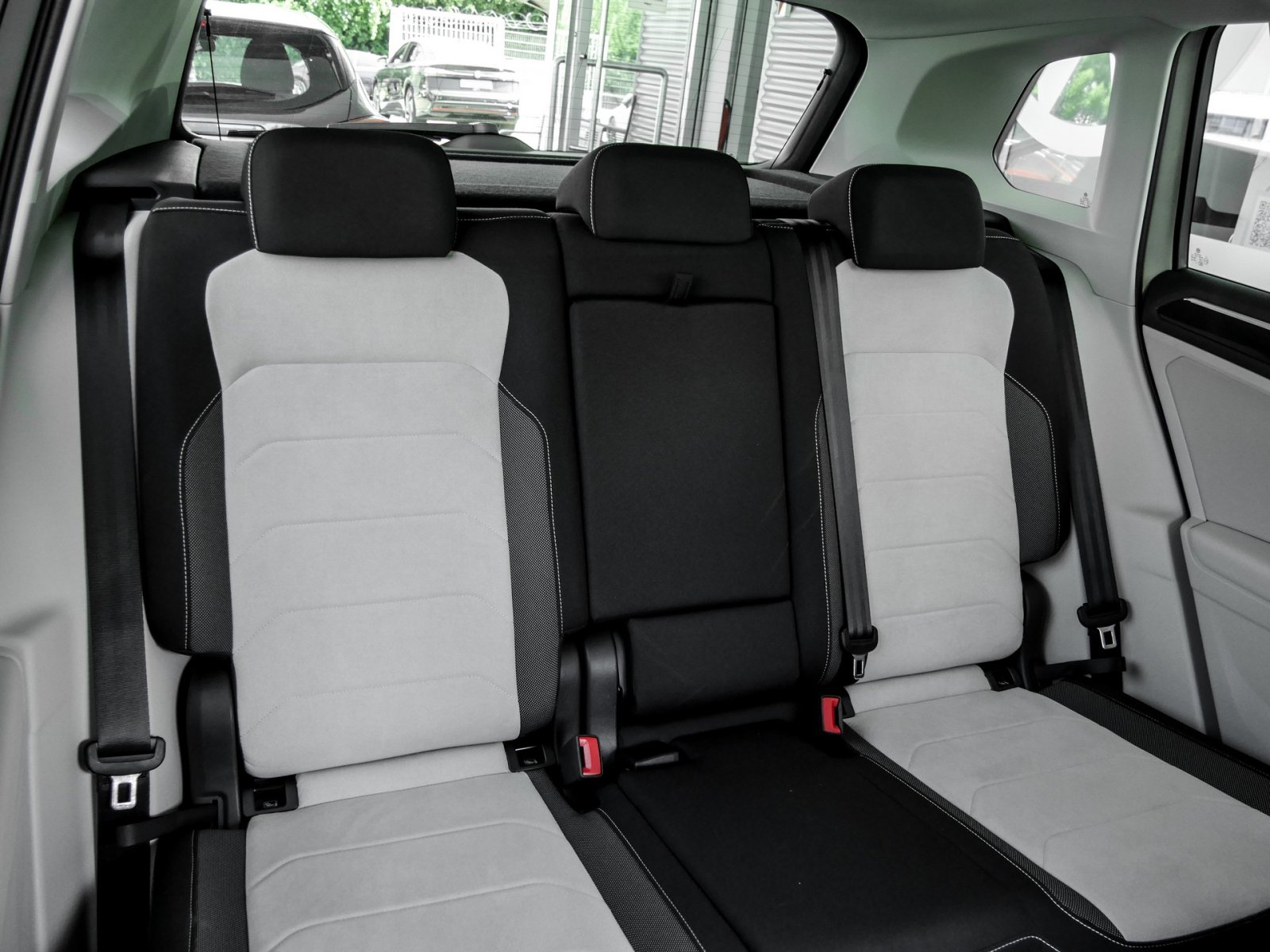 Volkswagen Tiguan 2.0 ELEGANCE AHK 360°CAM ACC LM18 NAVI