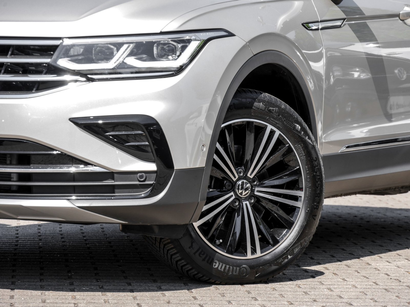 Volkswagen Tiguan 2.0 ELEGANCE AHK 360°CAM ACC LM18 NAVI