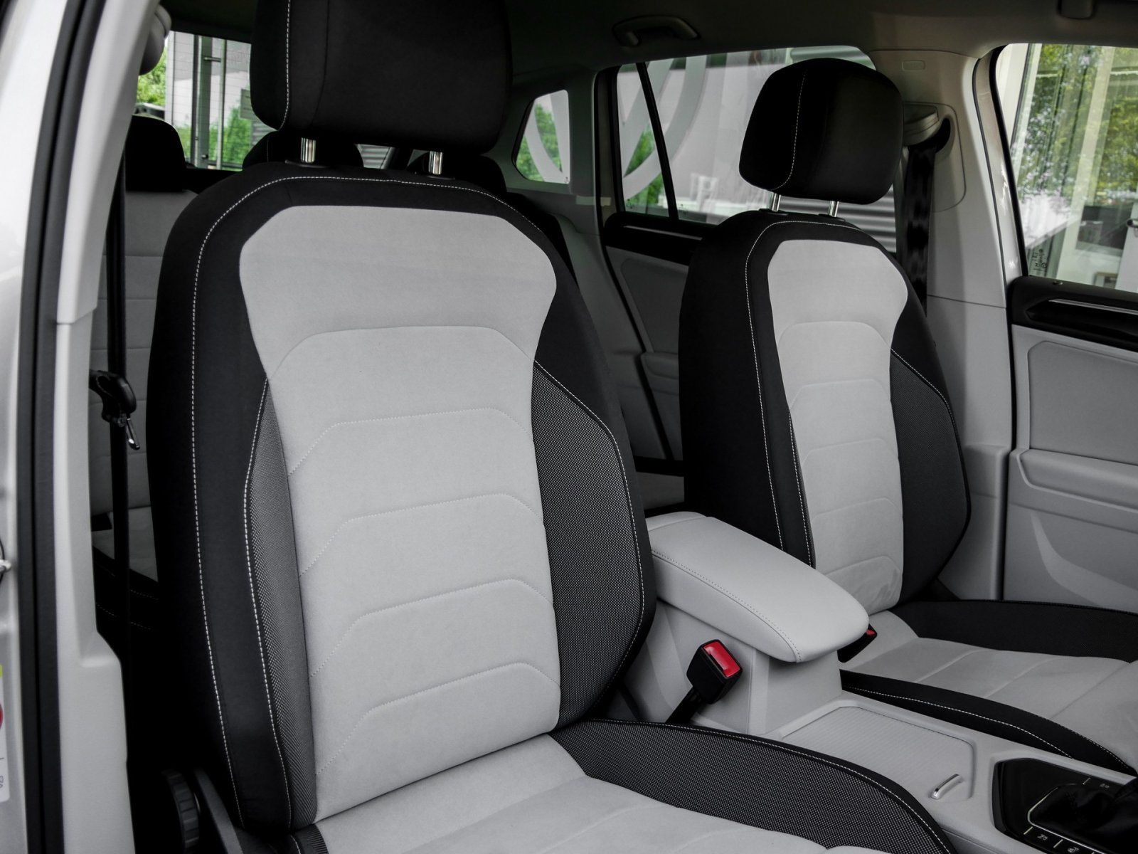 Volkswagen Tiguan 2.0 ELEGANCE AHK 360°CAM ACC LM18 NAVI