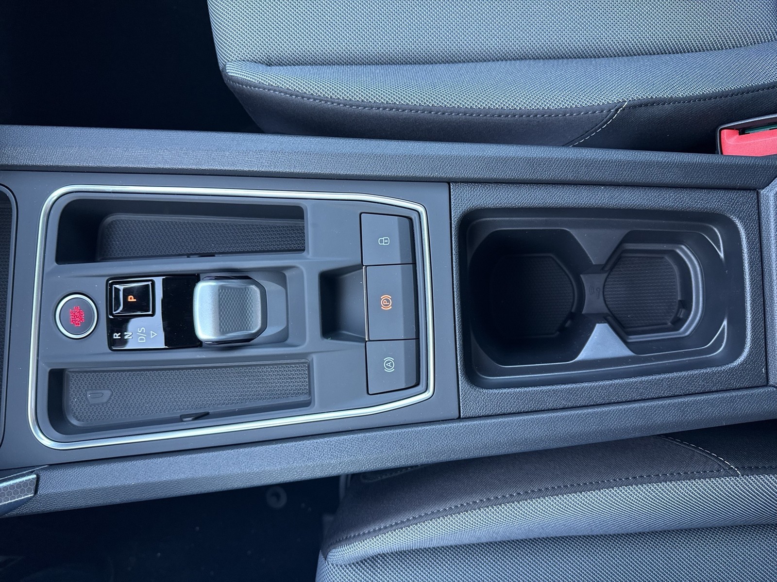 Seat Leon Sportstourer 1.5 eTSI STYLE CARPLAY SITZHZG