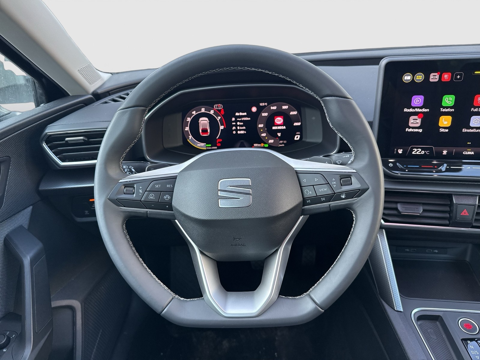 Seat Leon Sportstourer 1.5 eTSI STYLE CARPLAY SITZHZG
