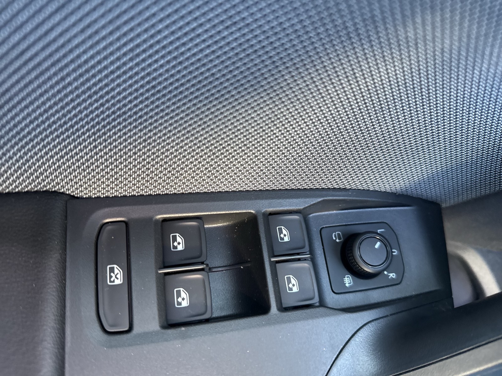 Seat Leon Sportstourer 1.5 eTSI STYLE CARPLAY SITZHZG