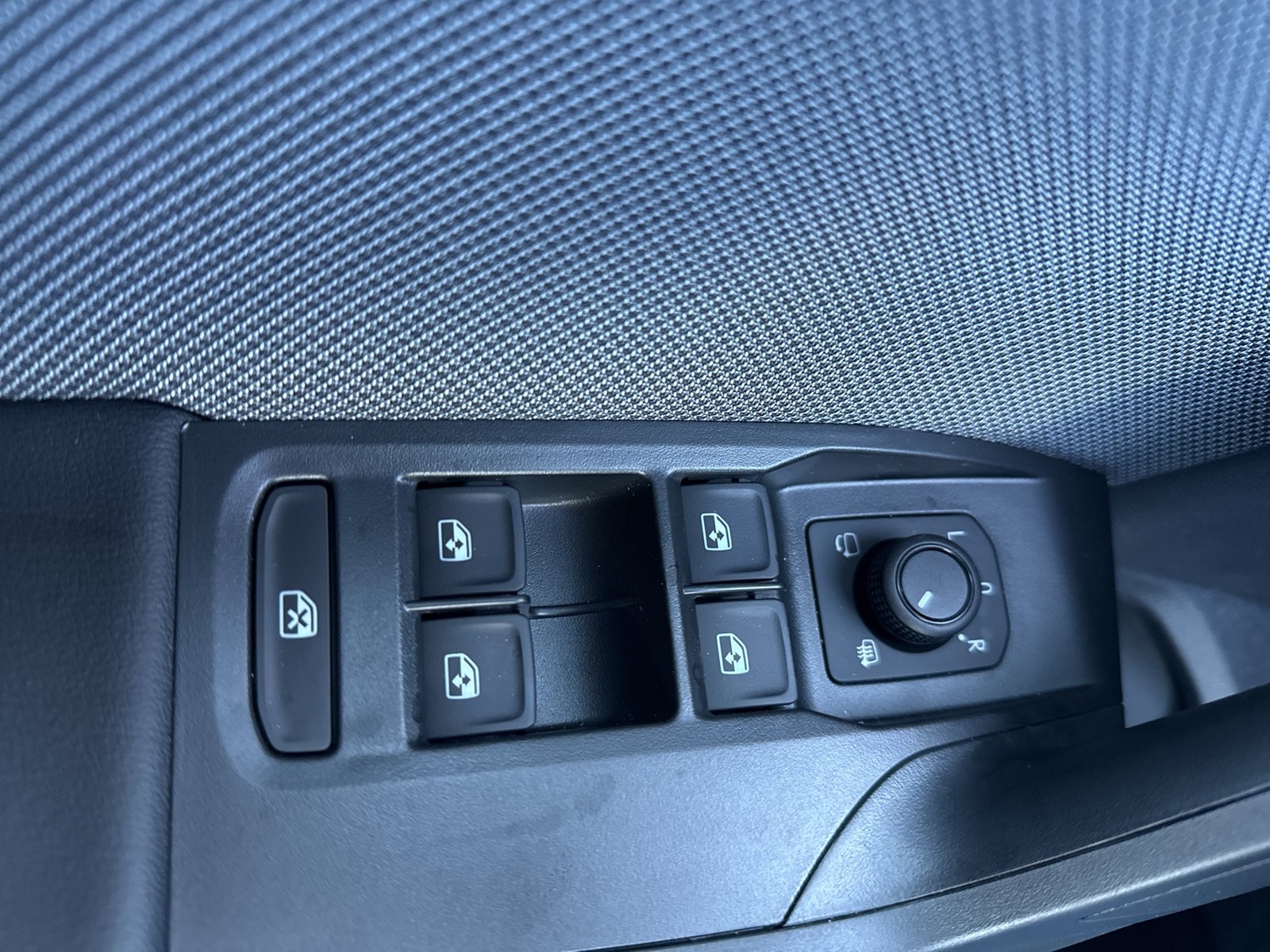 Seat Leon Sportstourer 1.5 eTSI STYLE CARPLAY SITZHZG