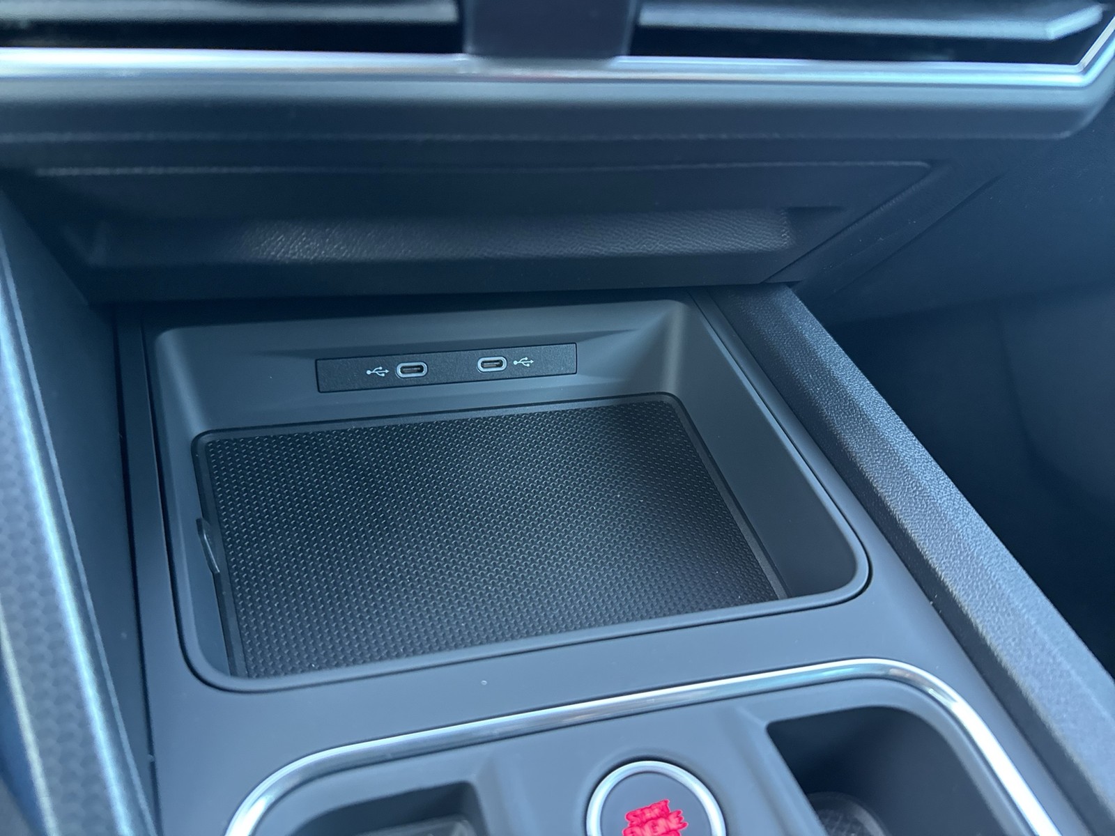 Seat Leon Sportstourer 1.5 eTSI STYLE CARPLAY SITZHZG