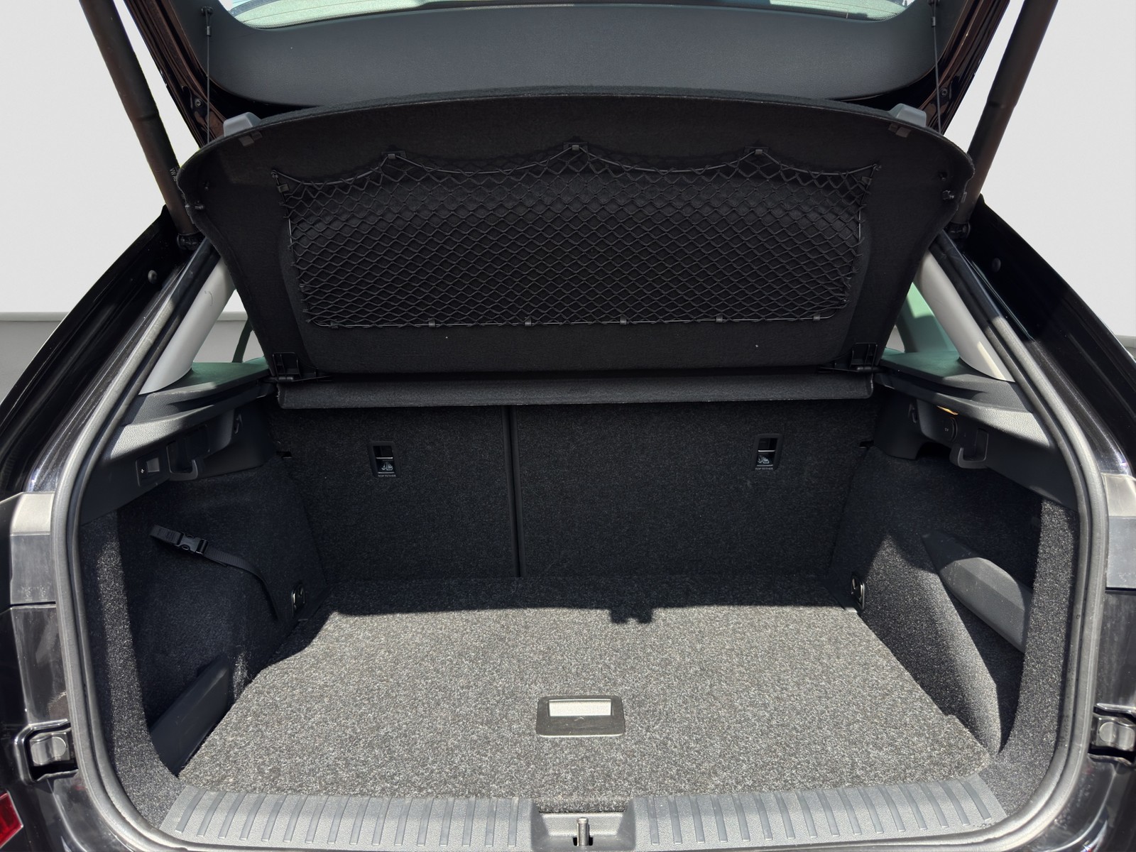 Skoda Kamiq 1.0 DRIVE AHK CAM ACC E-KLAPPE NAVI