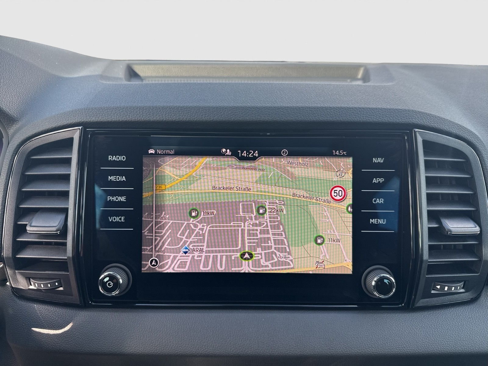 Skoda Karoq 2.0 SPORTLINE 4X4 PANO CAM ACC LM19 MATRIX