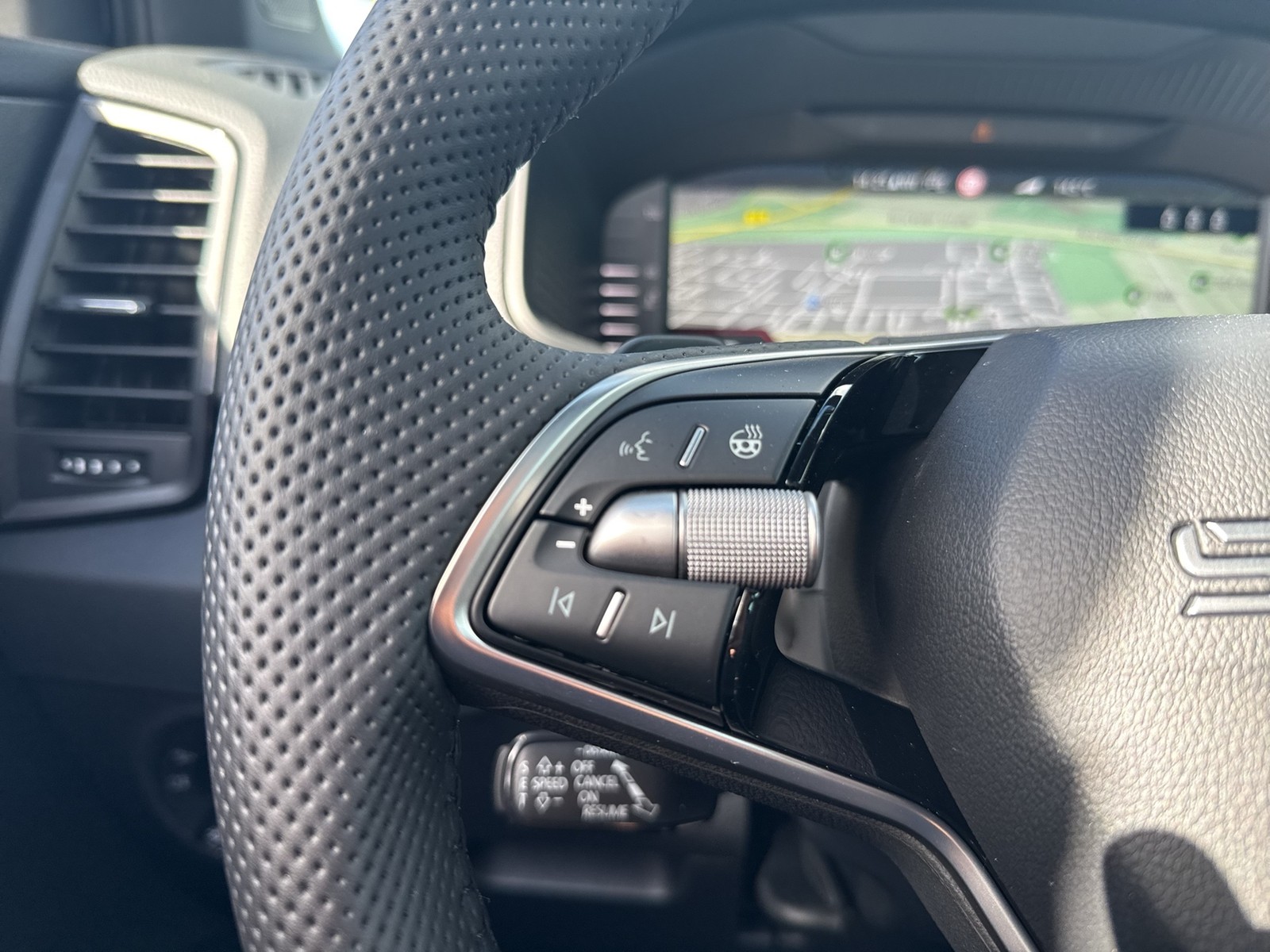 Skoda Karoq 2.0 SPORTLINE 4X4 PANO CAM ACC LM19 MATRIX