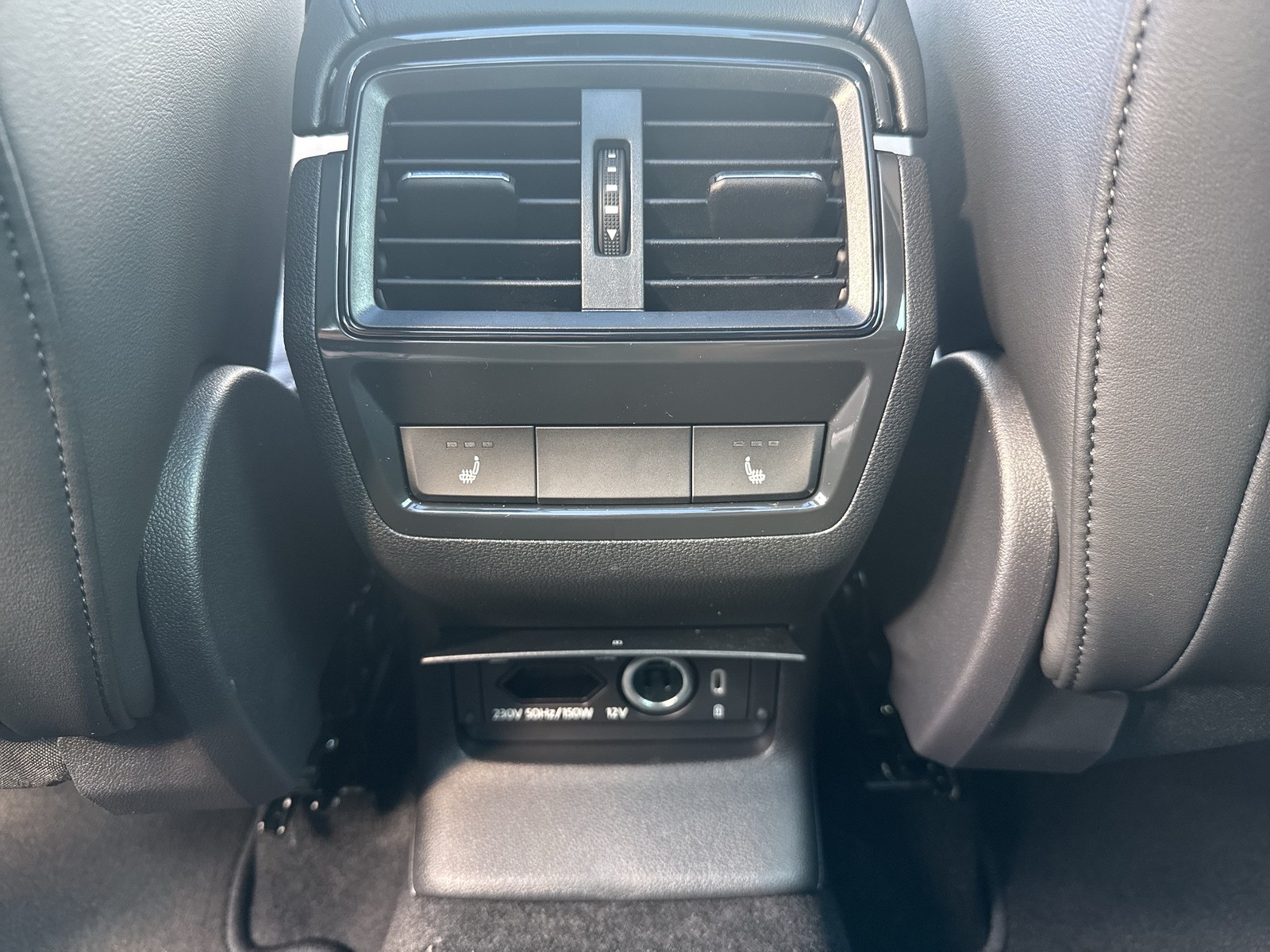 Skoda Karoq 2.0 SPORTLINE 4X4 PANO CAM ACC LM19 MATRIX