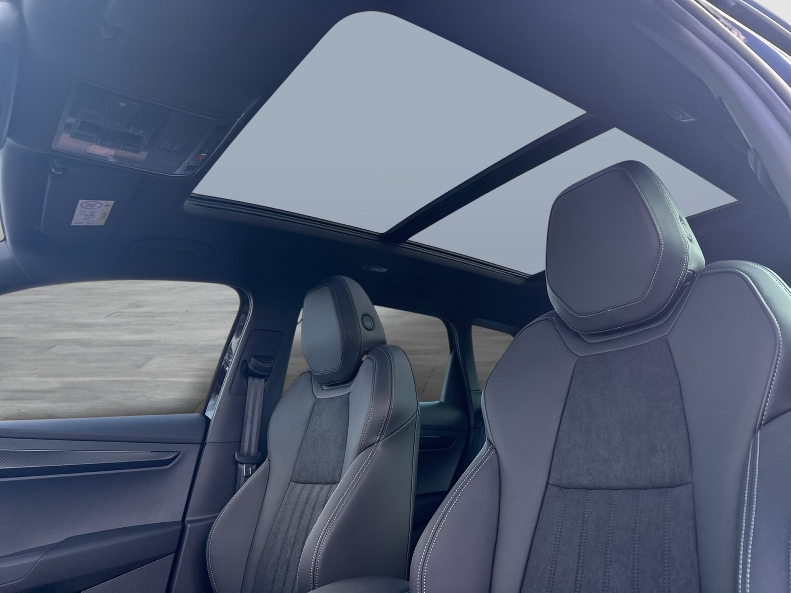 Skoda Karoq 2.0 SPORTLINE 4X4 PANO CAM ACC LM19 MATRIX