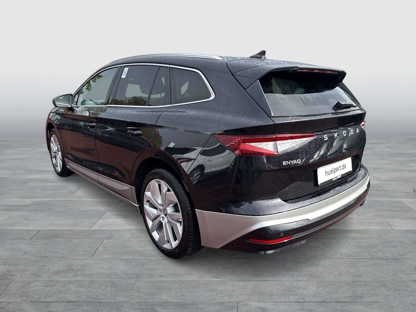Skoda Enyaq 85 LOFT WÄRMEPUMPE PANO AHK CAM ACC LM20