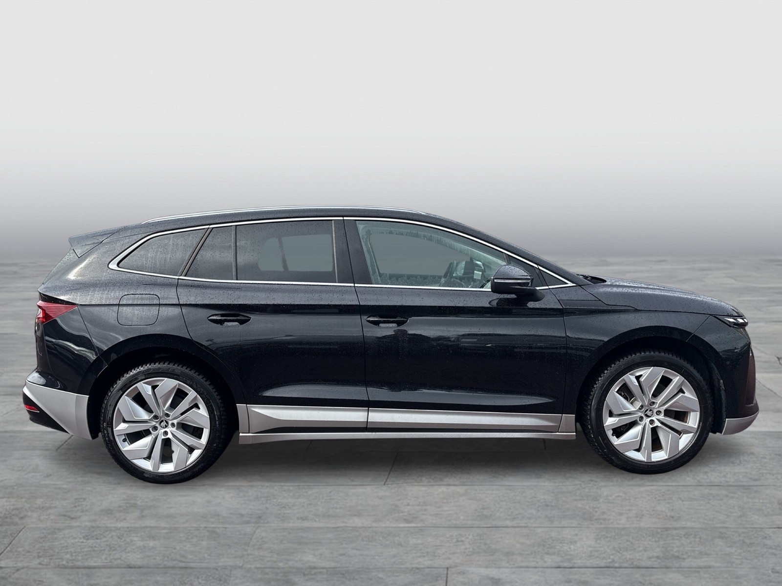 Skoda Enyaq 85 LOFT WÄRMEPUMPE PANO AHK CAM ACC LM20