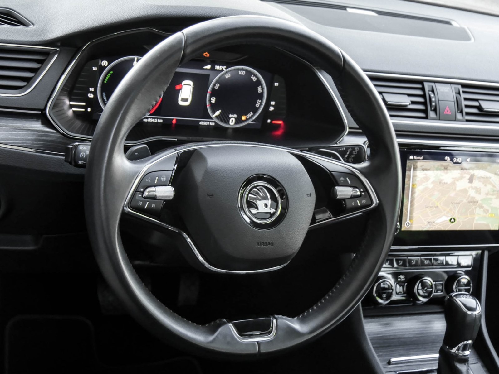 Skoda Superb Combi 1.4 iV STYLE LEDER STANDHZ PANO AHK