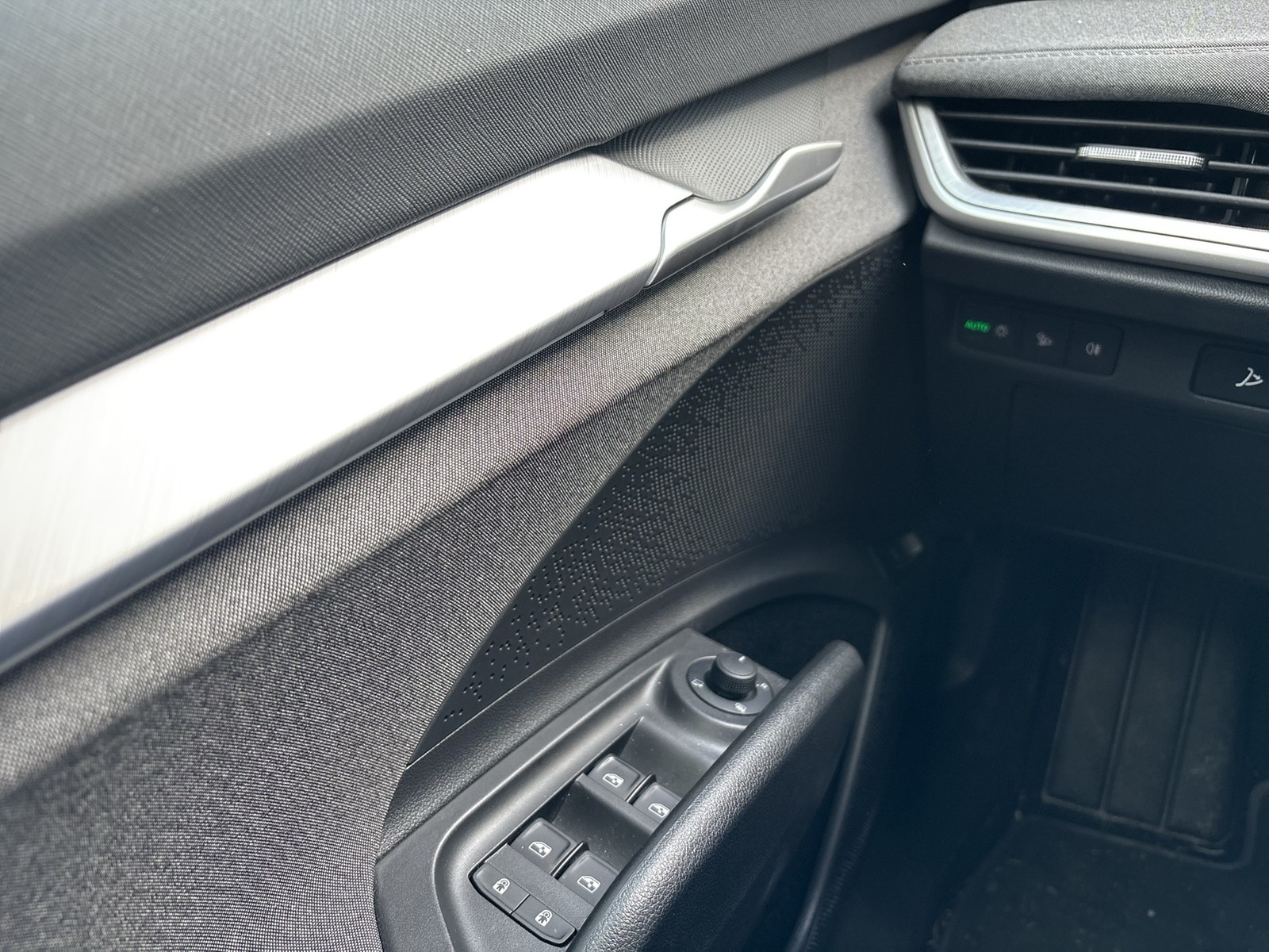 Skoda Enyaq 85 LOFT WÄRMEPUMPE AHK CAM ACC LM20 MATRIX