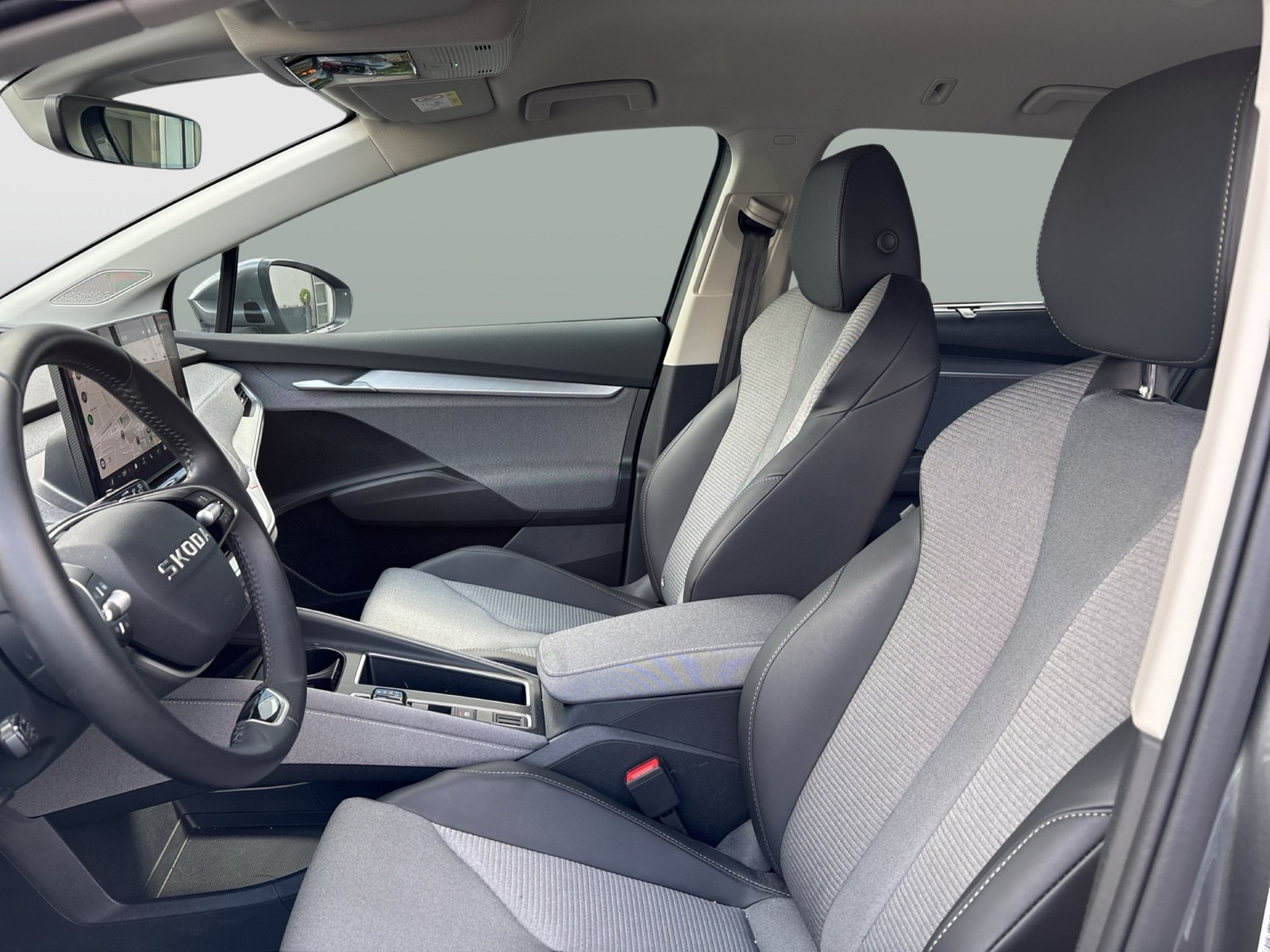 Skoda Enyaq 85 LOFT WÄRMEPUMPE AHK CAM ACC LM20 MATRIX
