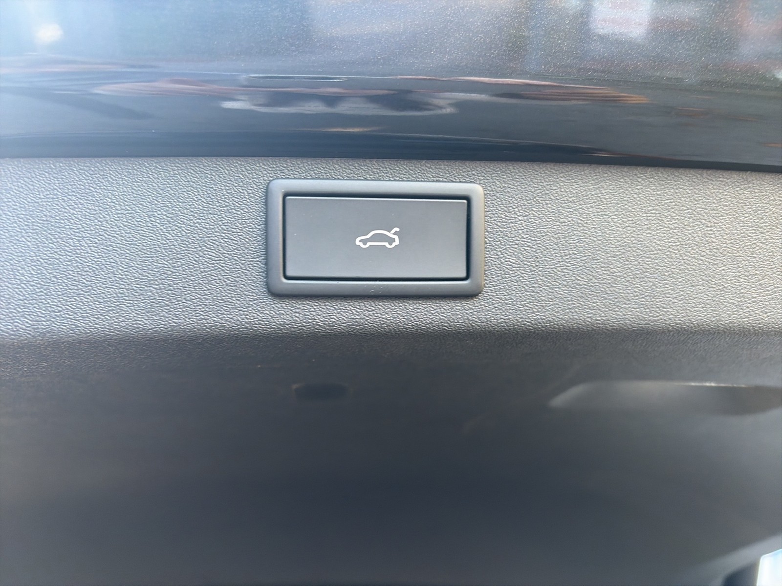 Skoda Enyaq 85 LOFT WÄRMEPUMPE AHK CAM ACC LM20 MATRIX