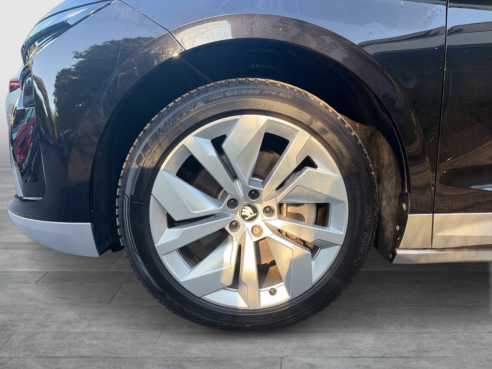 Skoda Enyaq 85 LOFT WÄRMEPUMPE AHK CAM ACC LM20 MATRIX