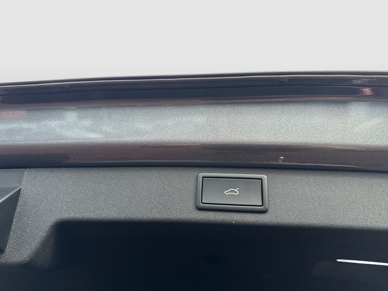 Skoda Enyaq 85 LOFT WÄRMEPUMPE PANO AHK CAM ACC LM20