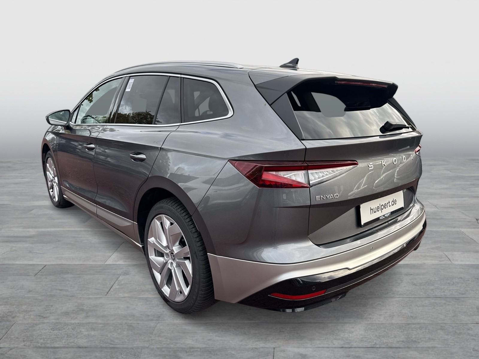 Skoda Enyaq 85 LOFT WÄRMEPUMPE PANO AHK CAM ACC LM20