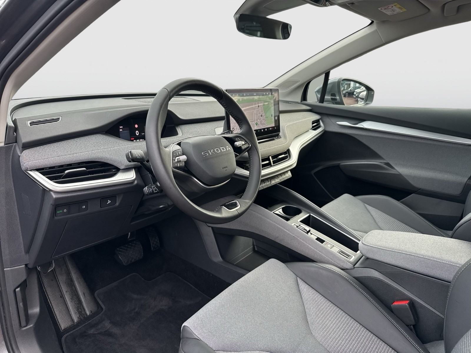 Skoda Enyaq 85 LOFT WÄRMEPUMPE PANO AHK CAM ACC LM20