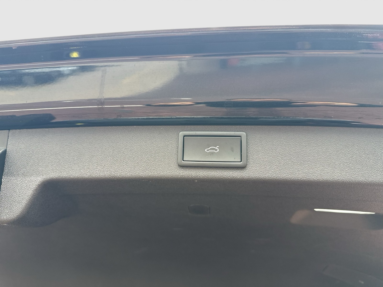 Skoda Enyaq 85 LOFT WÄRMEPUMPE PANO AHK CAM ACC LM20