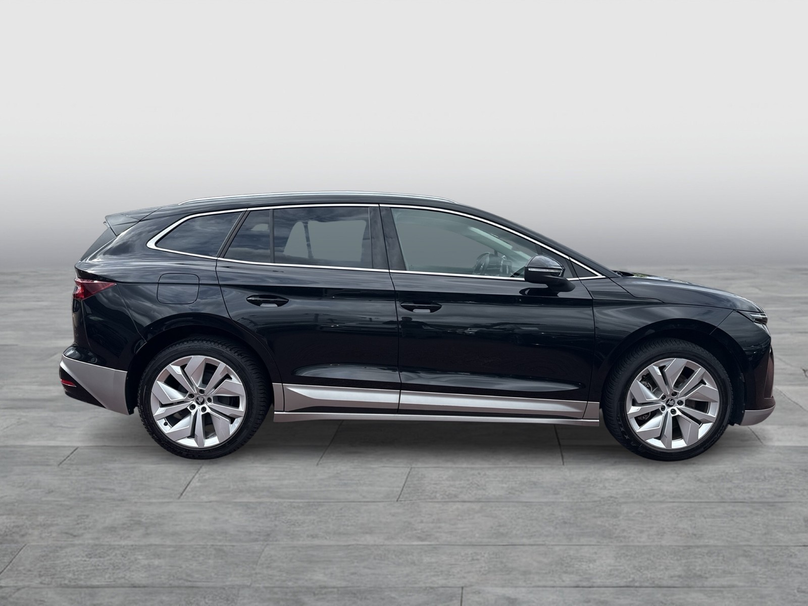 Skoda Enyaq 85 LOFT WÄRMEPUMPE PANO AHK CAM ACC LM20