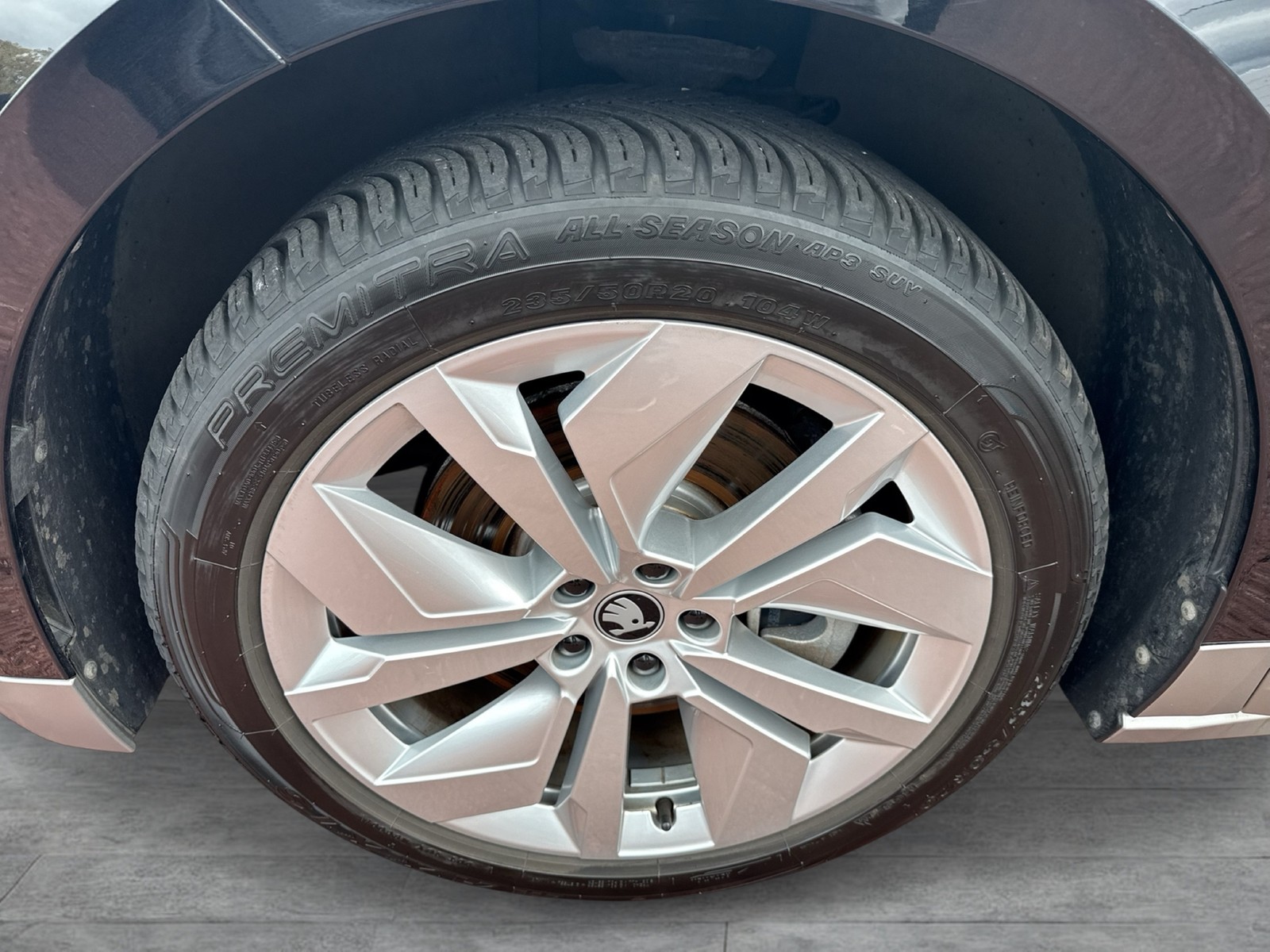 Skoda Enyaq 85 LOFT WÄRMEPUMPE PANO AHK CAM ACC LM20