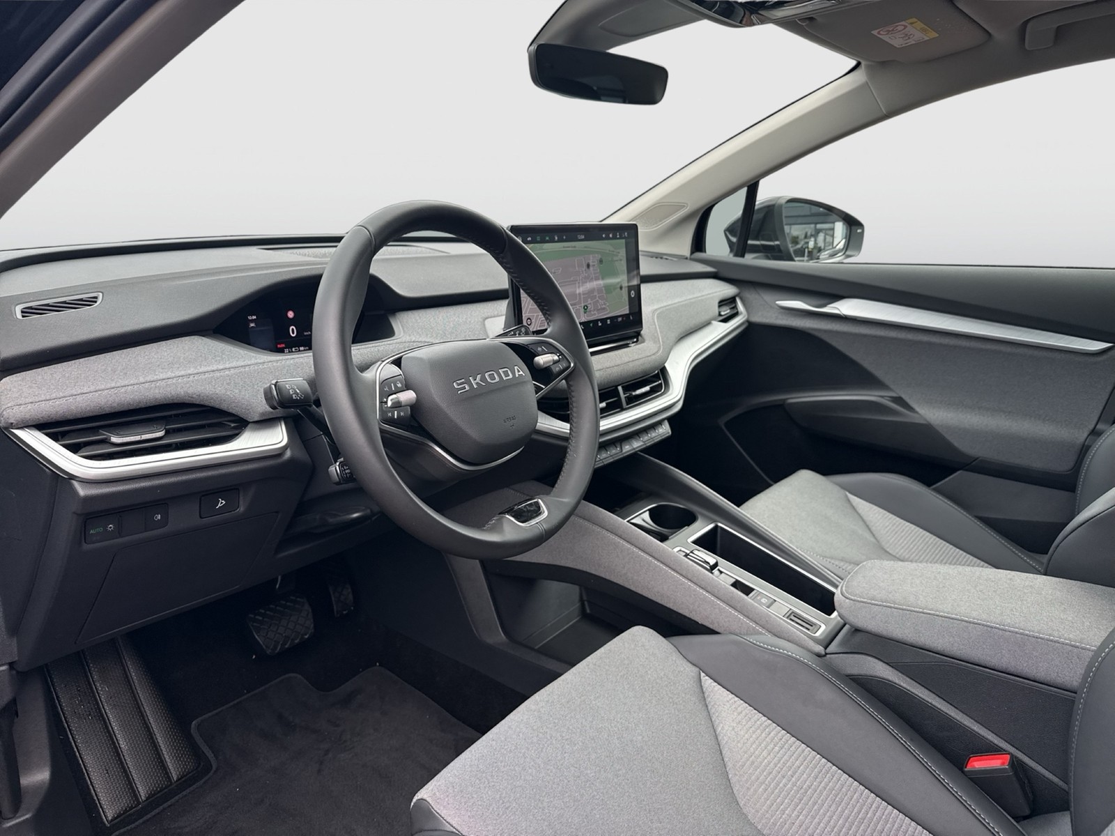 Skoda Enyaq 85 LOFT WÄRMEPUMPE PANO AHK CAM ACC LM20
