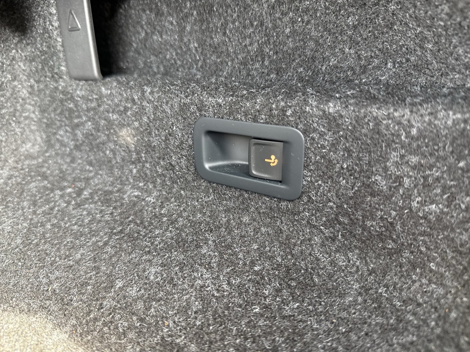 Skoda Enyaq Coupé 85 LOFT WÄRMEPUMPE PANO AHK CAM ACC