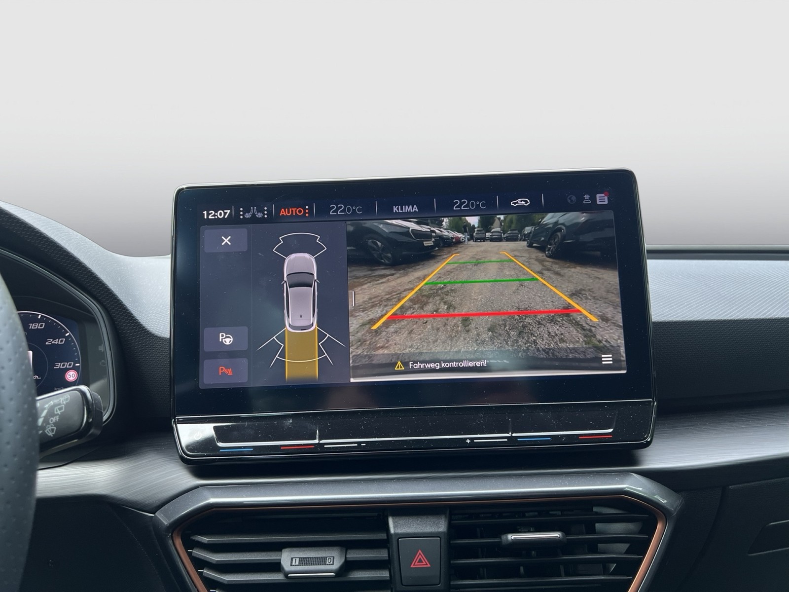 Cupra Leon 2.0 VZ AHK CAM ACC LM19 NAVI CARPLAY