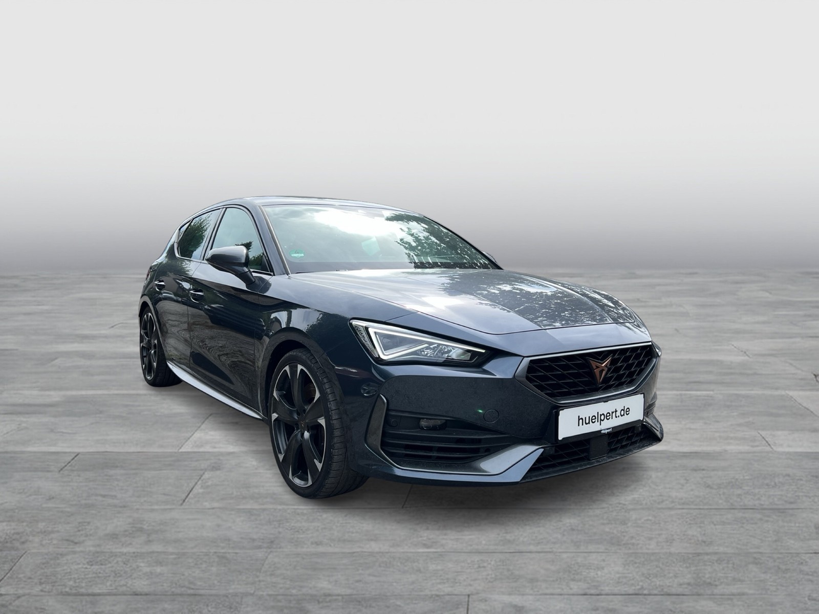 Cupra Leon 2.0 VZ AHK CAM ACC LM19 NAVI CARPLAY