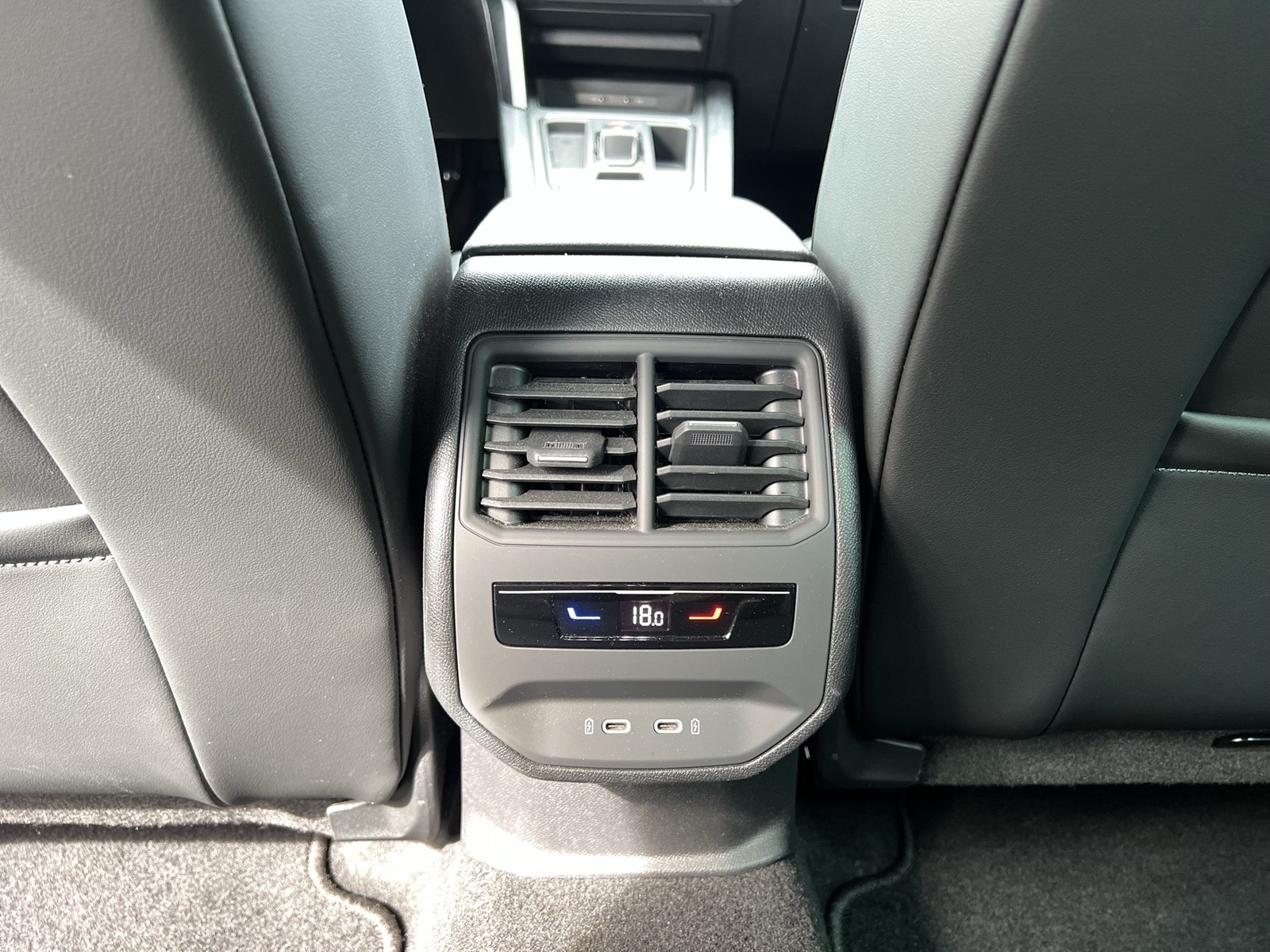 Cupra Leon 2.0 VZ AHK CAM ACC LM19 NAVI CARPLAY