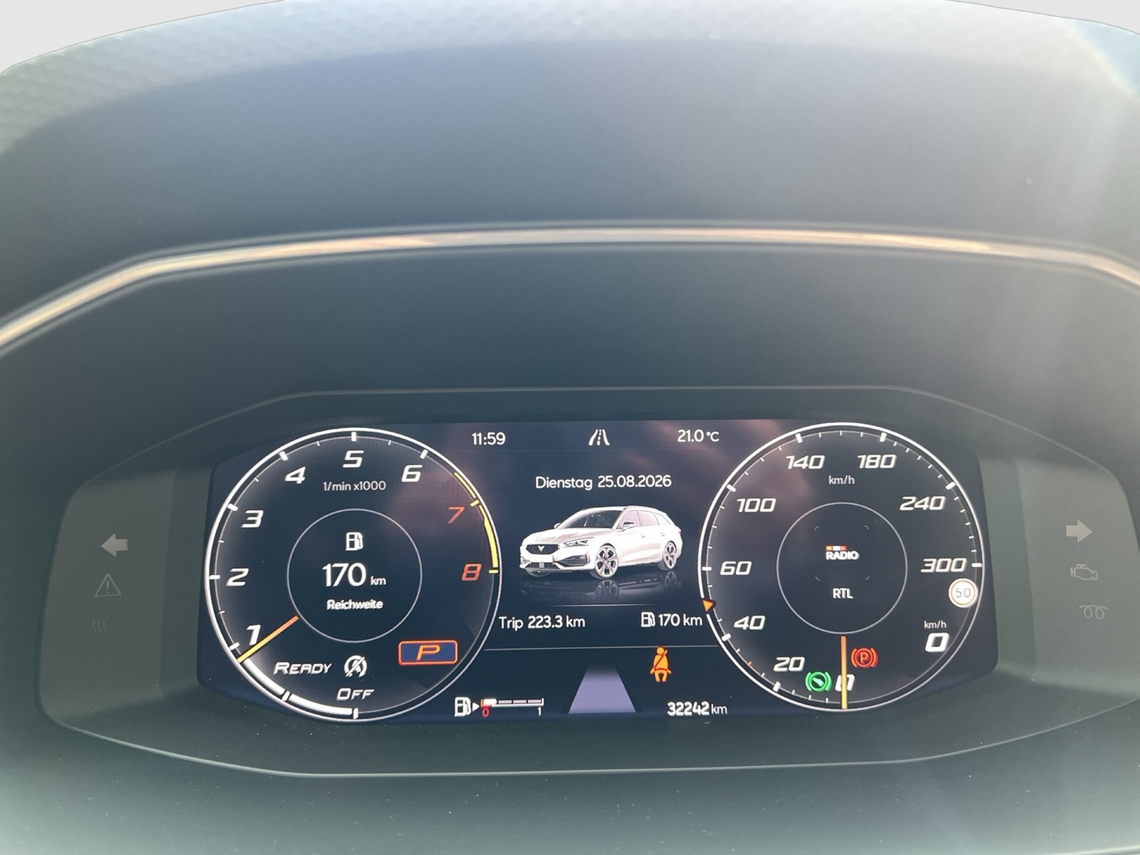 Cupra Leon ST 2.0 VZ CAM ACC LM19 NAVI CARPLAY