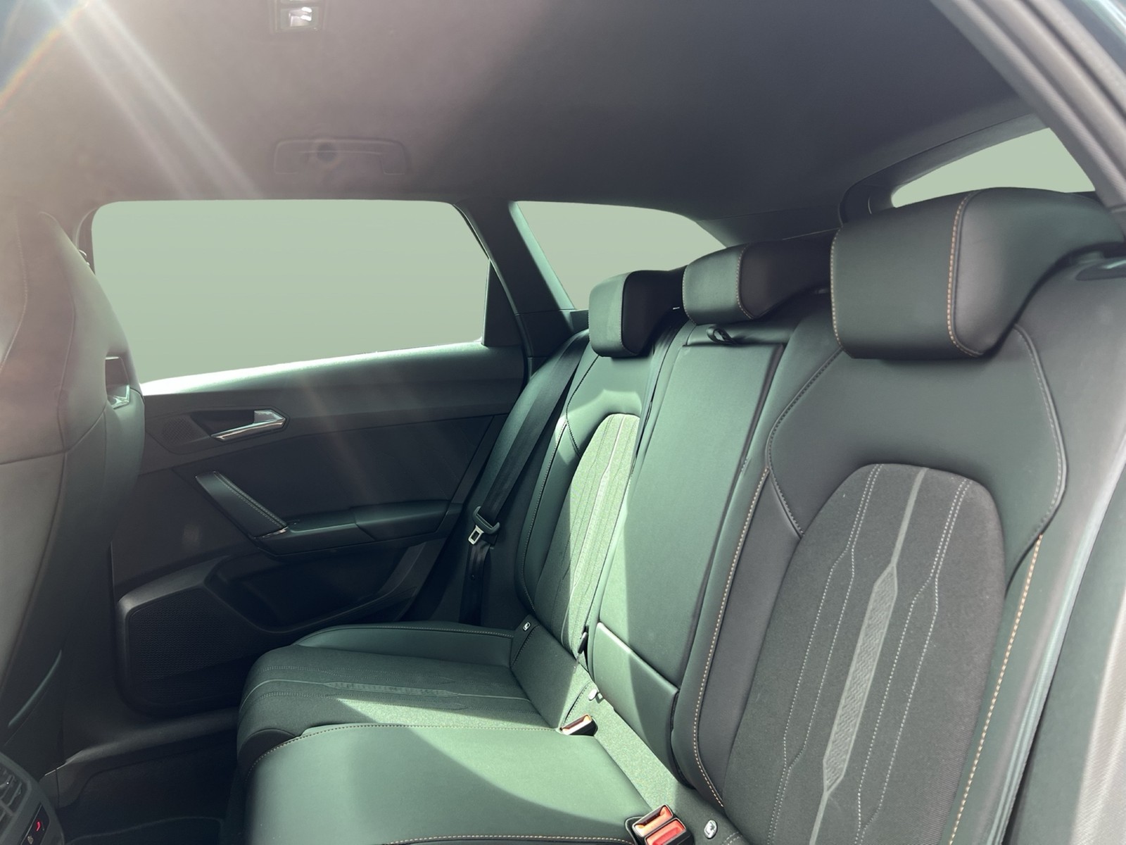 Cupra Leon ST 2.0 VZ CAM ACC LM19 NAVI CARPLAY