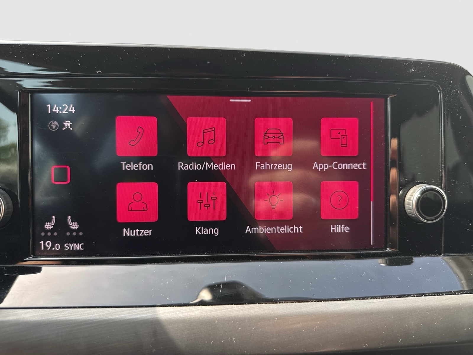 Volkswagen Golf VIII 1.5 eTSI STYLE CAM ACC LM17 CARPLAY