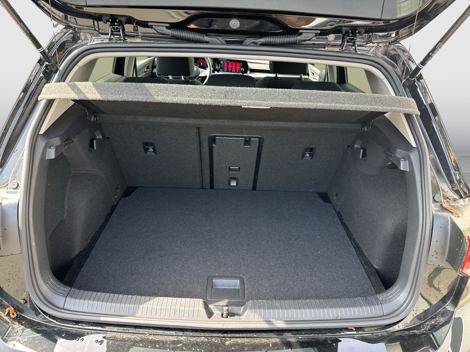 Volkswagen Golf VIII 1.5 eTSI STYLE CAM ACC LM17 CARPLAY