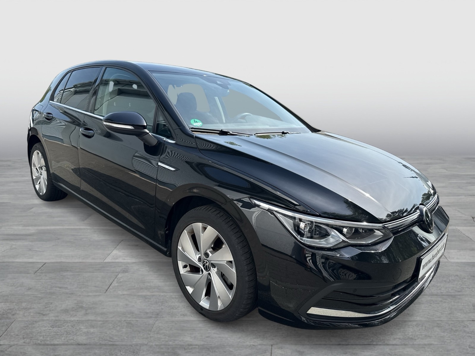 Volkswagen Golf VIII 1.5 eTSI STYLE CAM ACC LM17 CARPLAY