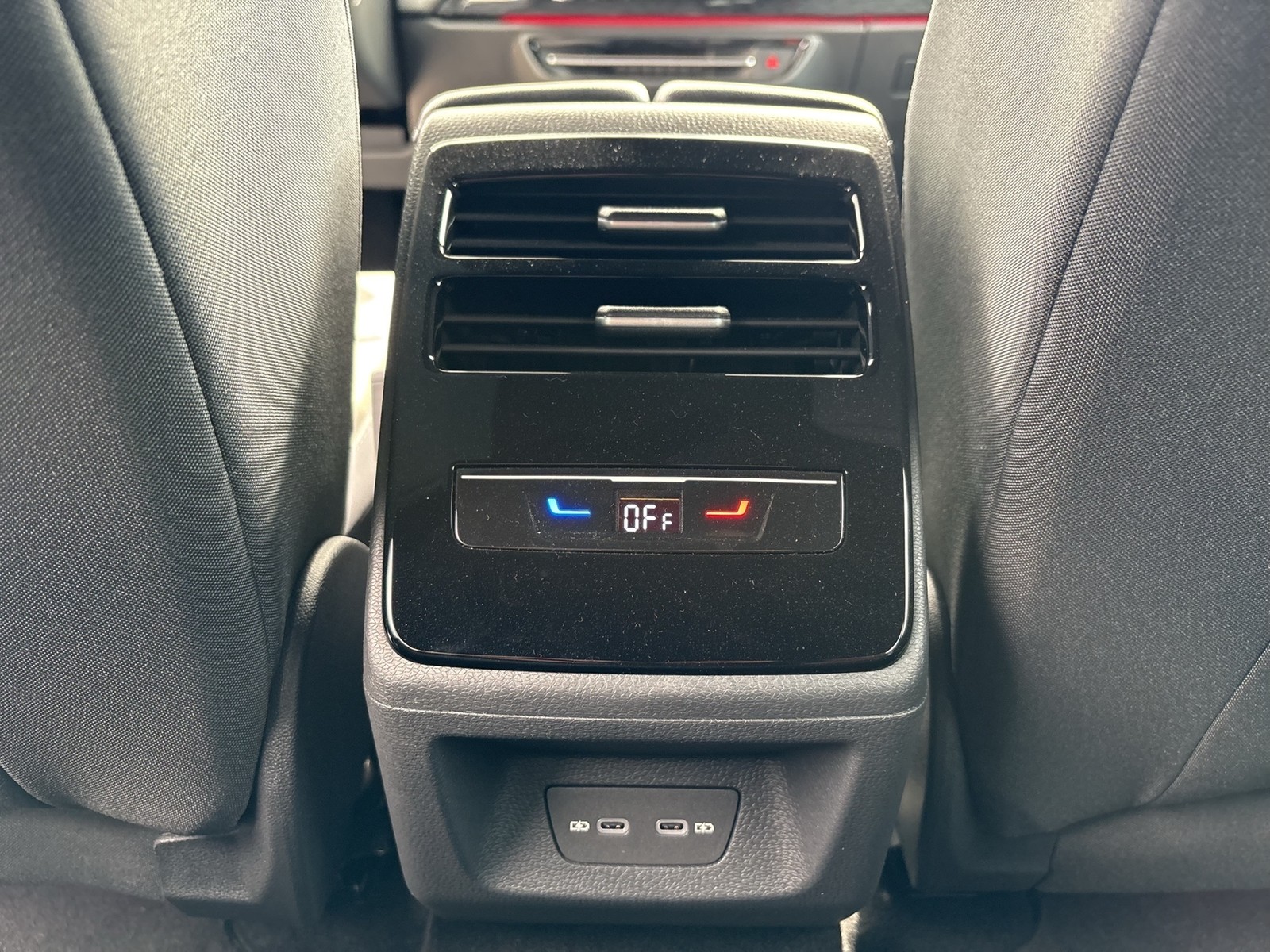 Volkswagen ID.7 Tourer PRO BLACK STYLE AHK CAM ACC LM19 NAVI